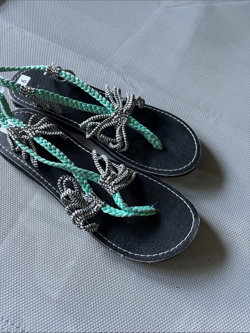 Plaka Women’s Mint Braided Rope Sandals sz 6- Black Footbed handmade NWOT - Picture 2 of 4